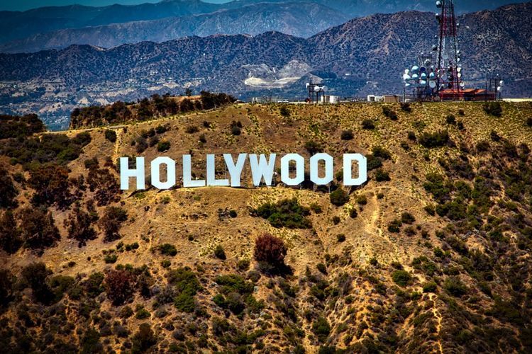 Sejarah Lambang Hollywood, Tanda Sementara dari Pembangunan Perumahan