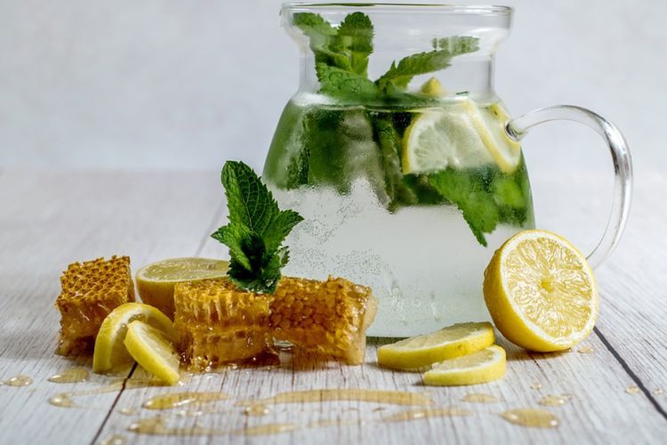 Resep Ramuan Madu dan Lemon yang Efektif untuk Atasi Batuk