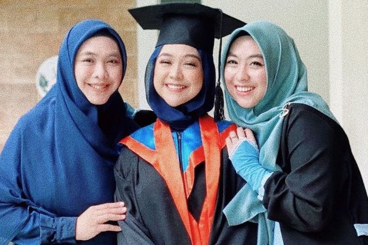 Selamat! Ria Ricis Akhirnya Lulus kuliah, Wisuda Secara Online