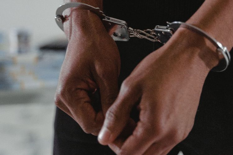 Polisi Tangkap Dokter Gadungan yang Menipu Perempuan Demi Dapatkan Uang