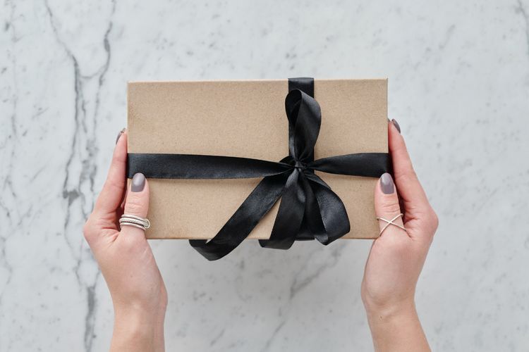 10 Hadiah Tukar Kado Paling Berkesan untuk Tahun Baru