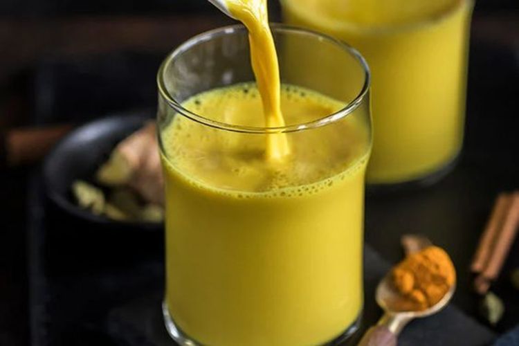 Resep Susu Kunyit (Golden Milk) dan Manfaat Kesehatannya