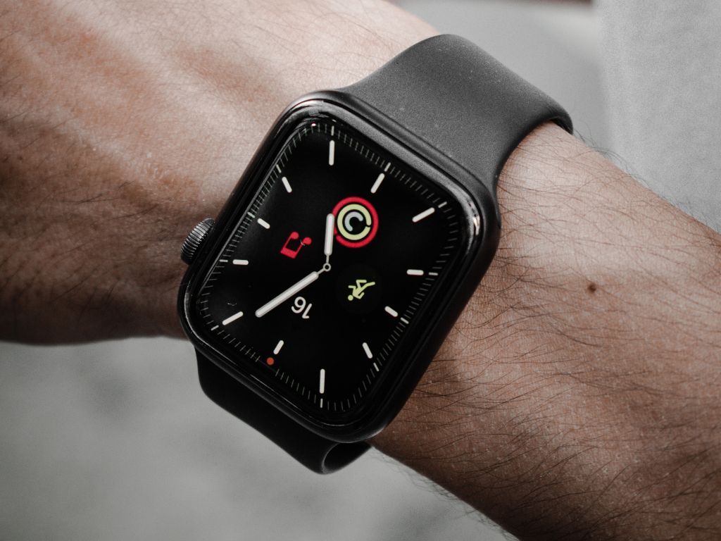 5 Rekomendasi Smartwatch Murah 2025 dengan Fitur Premium