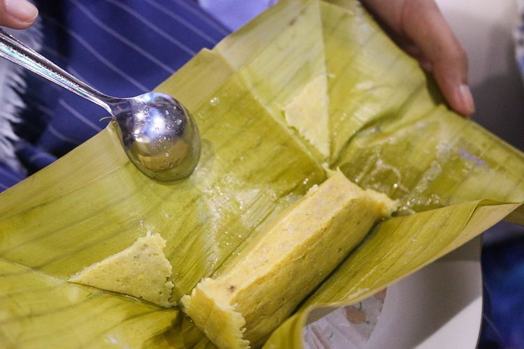 Cara Membuat Kue Barongko, Kudapan Manis Berbahan Pisang Kepok Khas Bugis