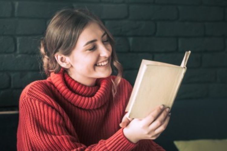 Terkenal Akan Hobinya Membaca, 5 Zodiak Ini Dijuluki Kutu Buku