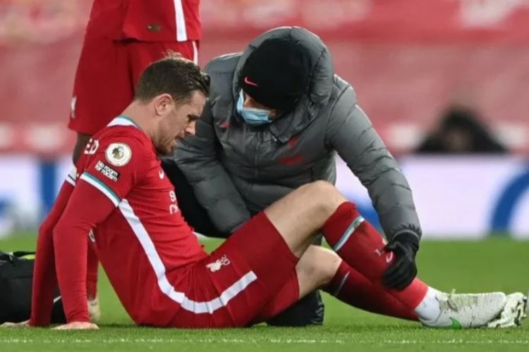 Liverpool Makin Krisis Usai Kapten Jordan Henderson Cedera