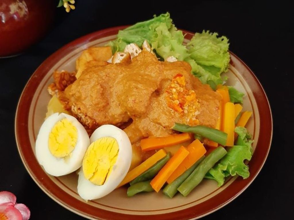 Makan Siang Hidden Gem Anak Kos Malang: Murah tapi Nggak Murahan