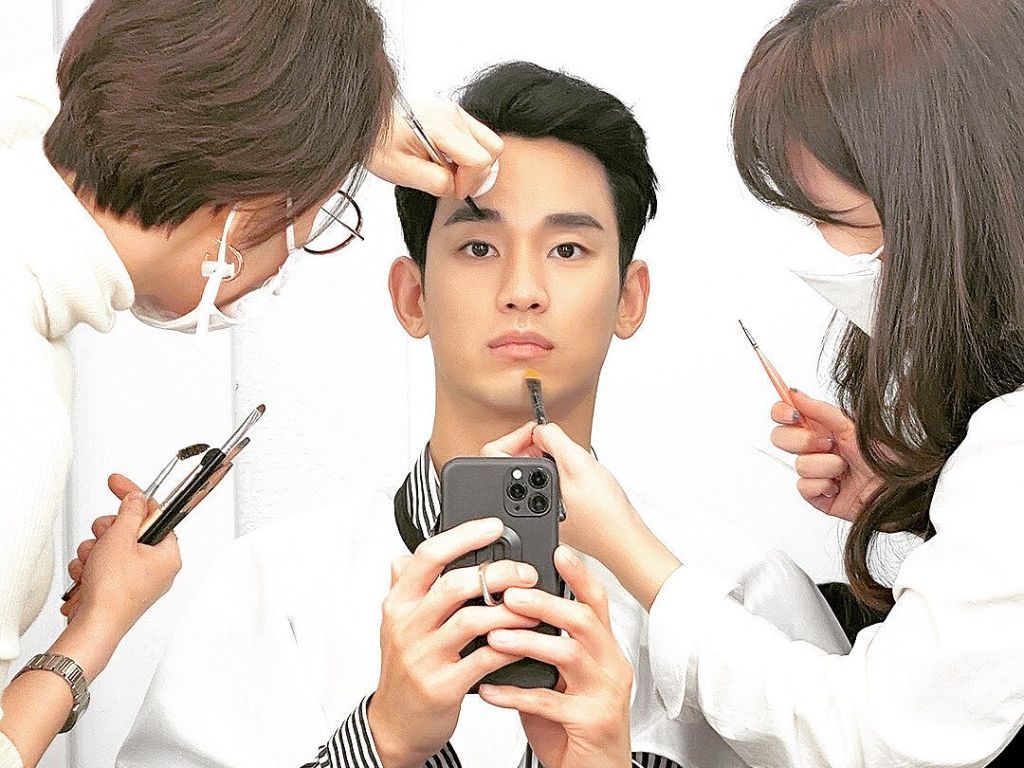 Prada Putuskan Kerja Sama dengan Kim Soo Hyun, Apa Alasannya?