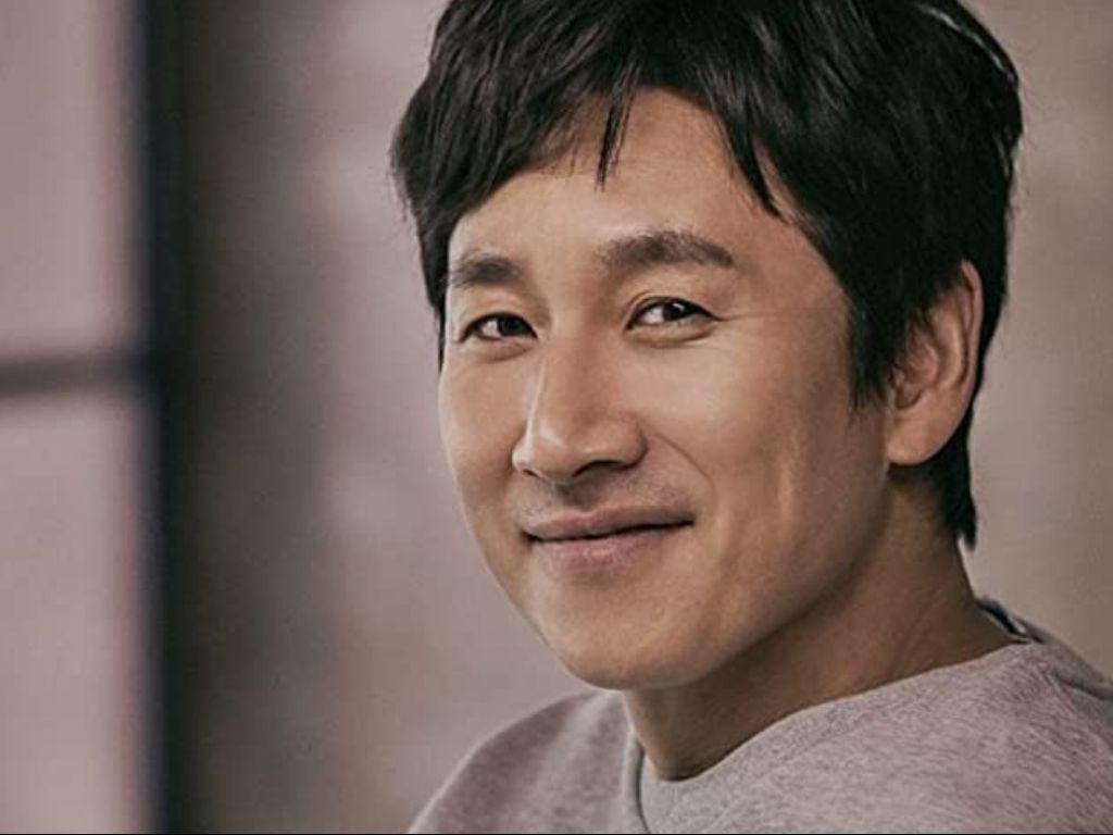 Sutradara Film “Parasite” dan Segenap Artis Korea Selatan Minta Penyelidikan atas Kematian Lee Sun Kyun