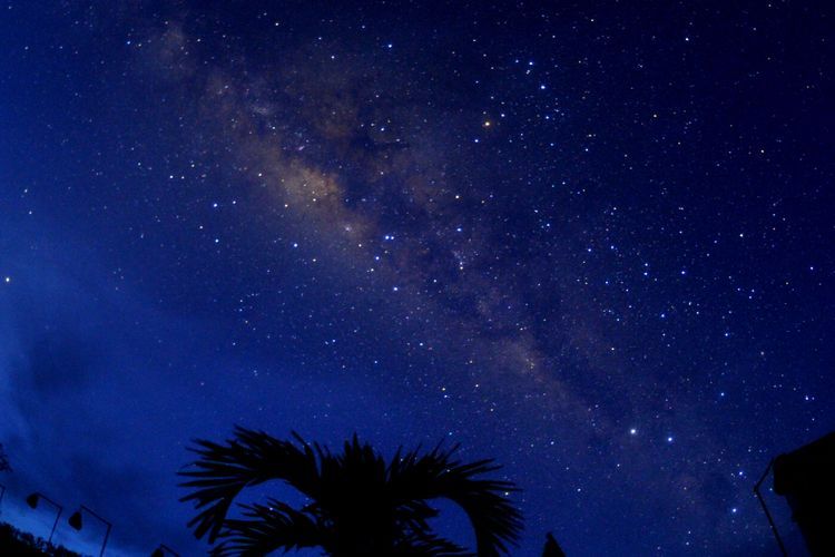 FOTO: Indahnya Gugusan Bima Sakti di Langit Bali Saat Malam Nyepi