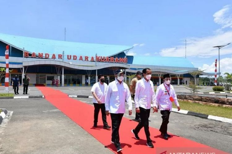 Presiden Jokowi Resmikan Terminal Bandara Kuabang Halmahera Utara