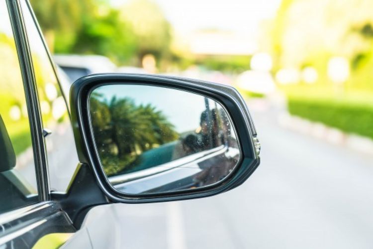 Alasan Kaca Spion Kendaraan Menggunakan Cermin Cembung