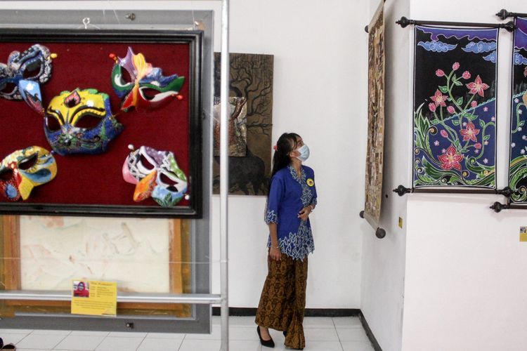 FOTO: Pameran Seni Srikandi Bertaut di Sidoarjo