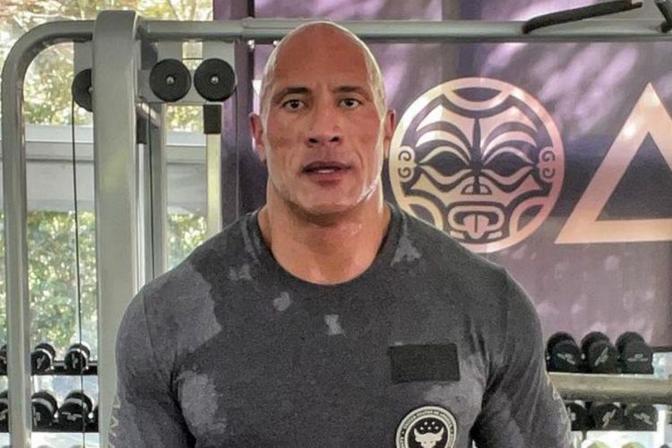 Pamer Otot Pahanya yang Kekar, Dwayne Johnson 'The Rock' Menuai Beragam Pujian