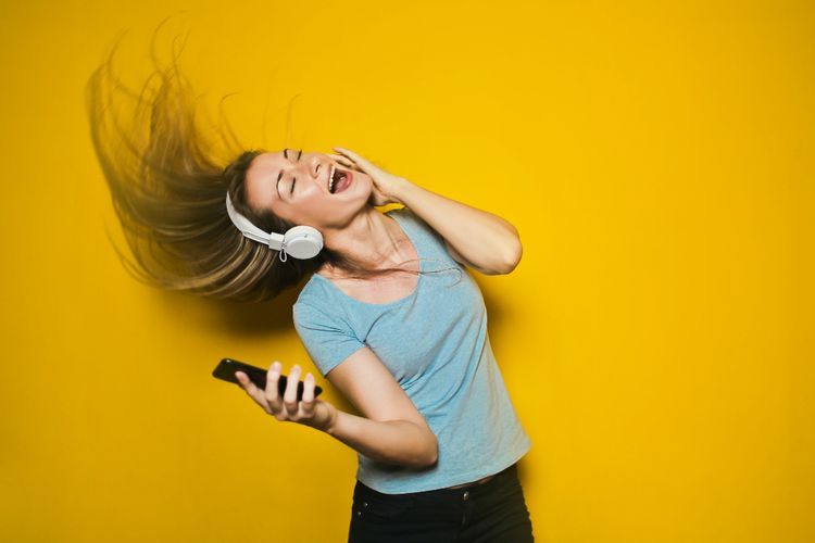 Lengkap! Tarif Royalti Lagu dan Musik yang Harus Dibayar Kafe, Hotel, Hingga Karaoke