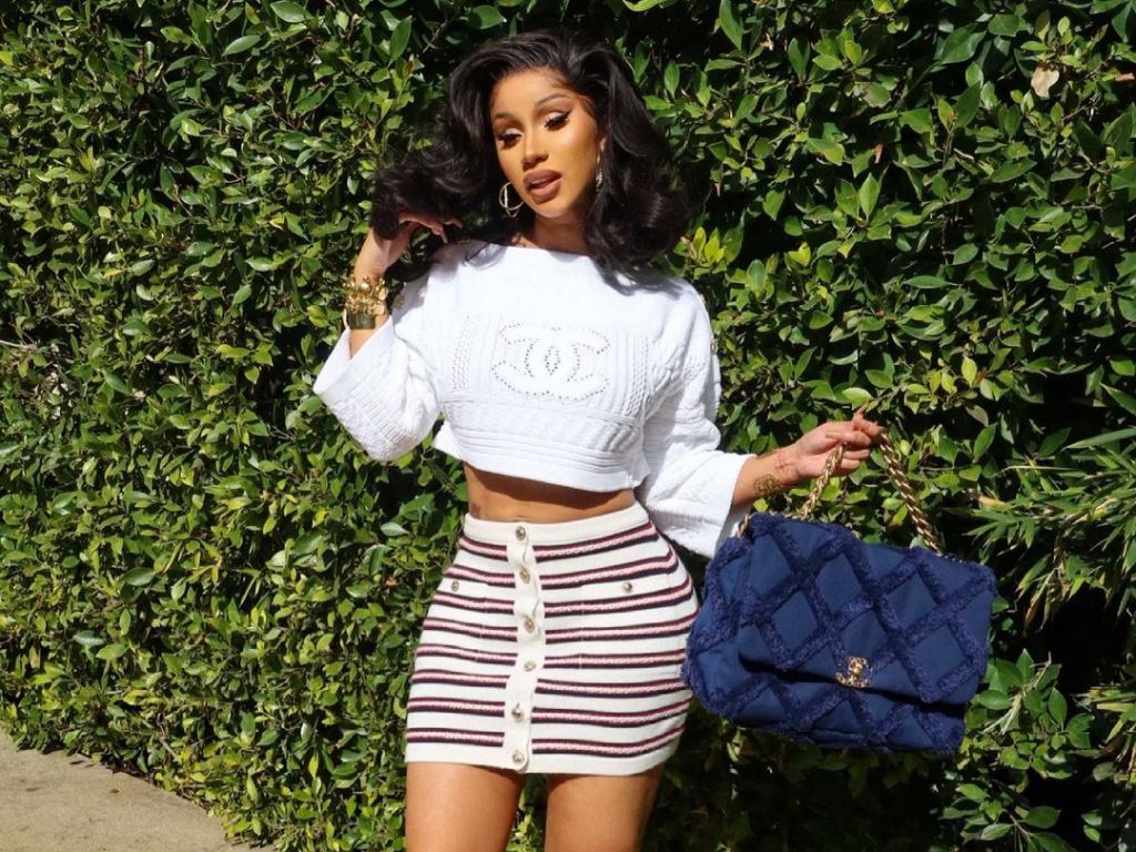 Cardi B Beri Komentarnya Terkait Aktris yang Memposting Foto Telanjang Bersama Putranya