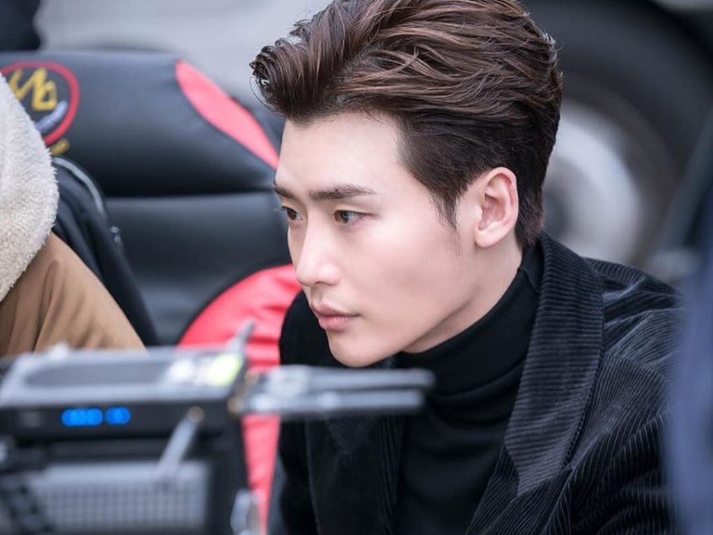 Bebas Wajib Militer, Lee Jong Suk Dikabarkan Bakal Main Drama Lagi!