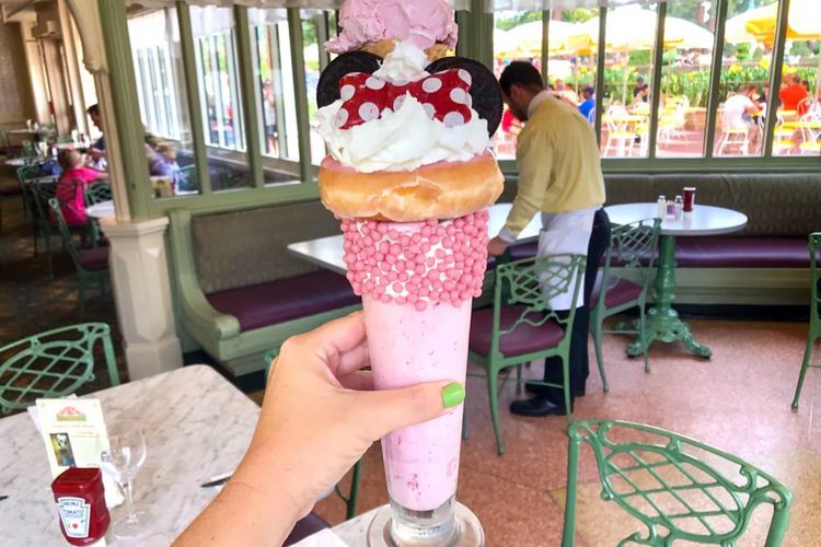 Begini Cara Membuat Milkshake Mickey dan Minnie Mouse