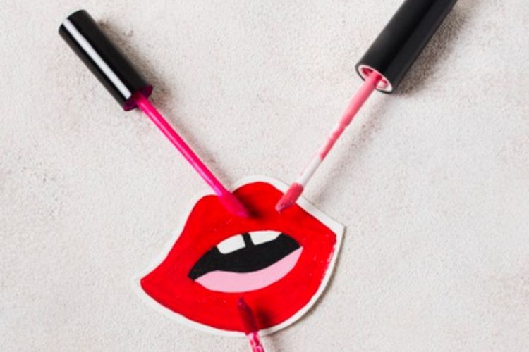 Tips Pakai Lip Tint Awet di Bibir, Nggak Perlu Touch Up Melulu
