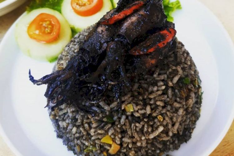 Begini Loh Cara Membuat Nasi Goreng Cumi Hitam