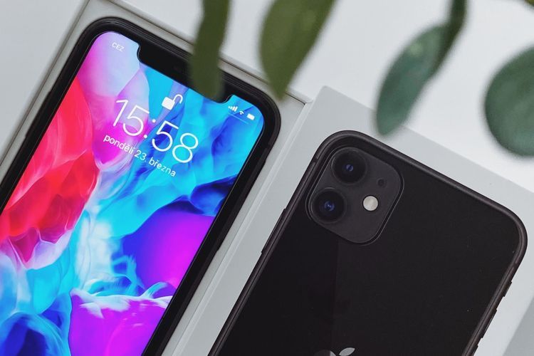 Samsung Bakal Suplai Layar LTPO dan Circuit Board untuk iPhone 13 Terbaru