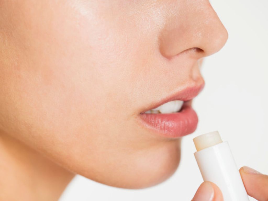 10 Rekomendasi Lip Balm SPF untuk Bibir Cerah dan Lembap