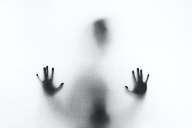 Ngeri! Pria Ini Rekam Paranormal Experience Ekstrem di Rumahnya, Barang Terlempar Sendiri