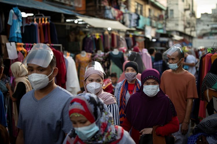 FOTO: Muslim Filipina Mulai Padati Pasar di Manila Jelang Hari Raya