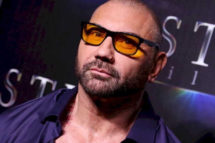 Dalam Film Knives Out, Dave Bautista Akan Bertemu Dengan Daniel Craig