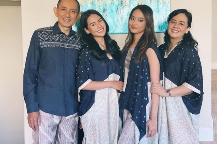 Intip Busana Lebaran 5 Keluarga Artis, Busana Raffi-Nagita Kena Cibir