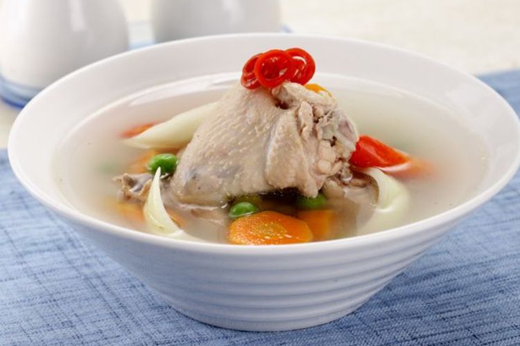 Hangatkan Tubuh dengan Mengonsumsi Sop Ayam Yuk Guys, Begini Resepnya