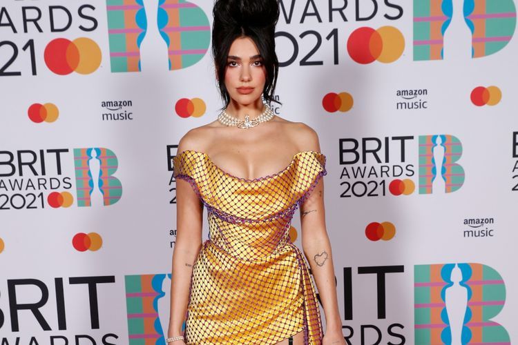 Disebut Fitnah Yahudi, Dua Lipa Semprot Media The New York Times
