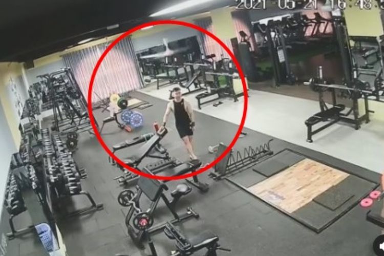 Detik-detik Mengerikan, Pria Ini Nyaris Tertimpa Kipas Angin Gantung di Tempat Fitness