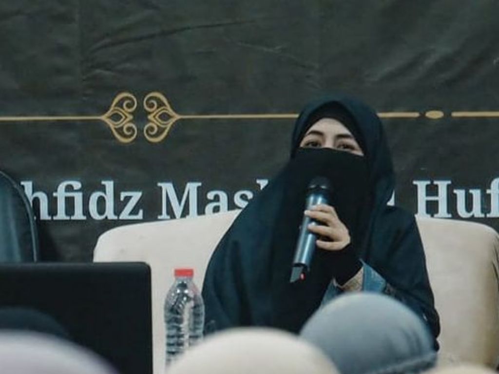 Umi Pipik Laporkan Oklin Fia ke Bareskrim Soal Konten Jilat Es Krim: Bikin Resah Orang Tua