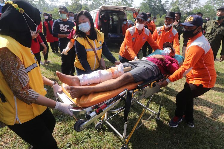 FOTO: Simulasi Penanganan Bencana Gunung Meletus