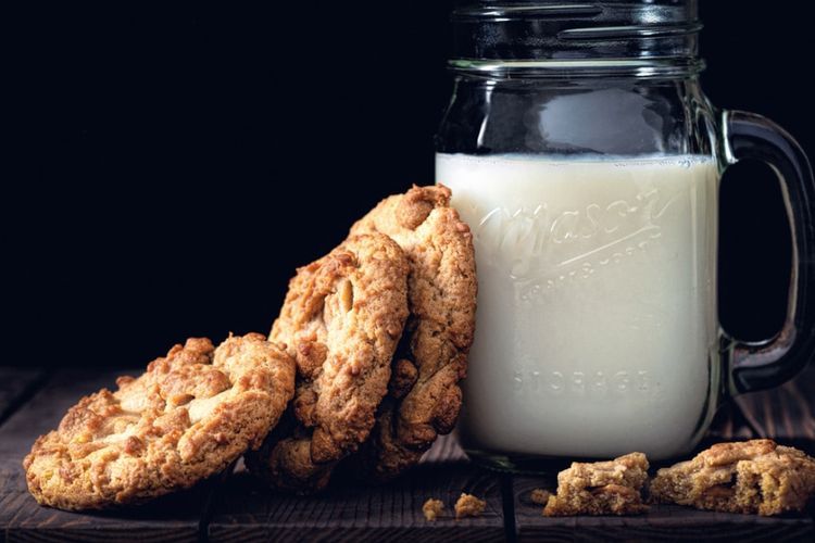 Bukan Cuma Anak-anak, Orang Dewasa Juga Perlu Minum Susu, Segini Porsi yang Tepat.