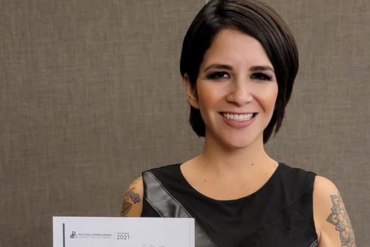 Model Rocio Pino Menjadi Politisi, Menjanjikan Operasi Payudara Gratis