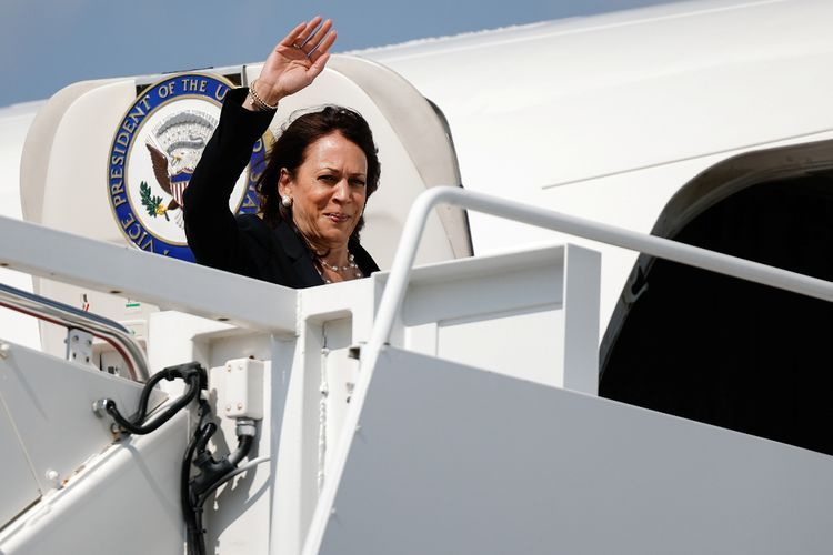 Alami Gangguan Teknis, Pesawat Air Force Two Kamala Harris Balik ke Pangkalan