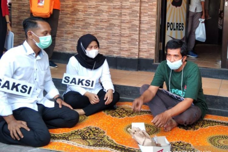 Polres Bantul Gelar Rekonstruksi Kasus Sate Beracun Sianida, 34 Adegan Diperagakan