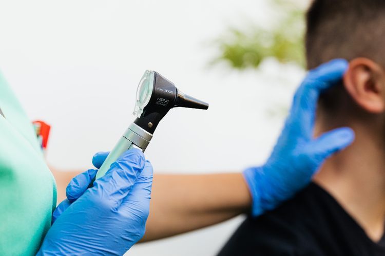 Gangguan Pendengaran Salah Satu Gejala Baru Virus Varian India yang Harus Diwaspadai