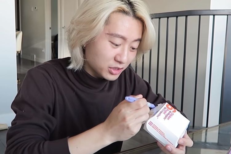 Iseng Jual Kemasan BTS Meal Palsu, Pria Ini Tak Sangka Terjual dengan Harga Mahal