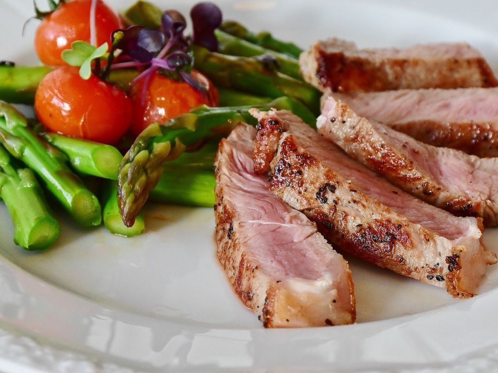 7 Makanan untuk Darah Rendah yang Ampuh Menaikkan Tekanan Darah