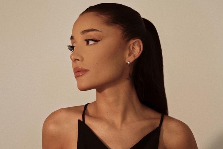 Ariana Grande Rayakan Ulang Tahun yang Ke-28 dengan Unggah Foto Saat Bayi, HBD Tiny!