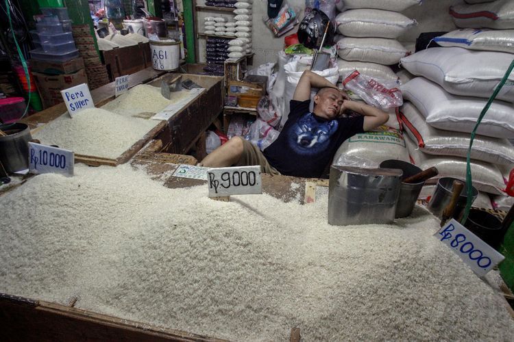 Stafsus Menkeu Pastikan Sembako Tidak Kena PPN kecuali Daging-Beras Premium