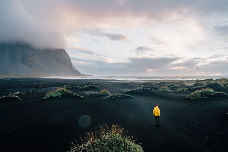 Capai Target Vaksinasi COVID-19, Islandia Mulai Terima Turis