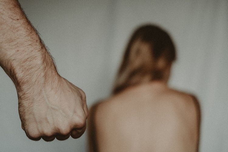 Viral Kisah Toxic Relationship dan Revenge Porn, Korban Dimaki dan Dipukuli Pacar