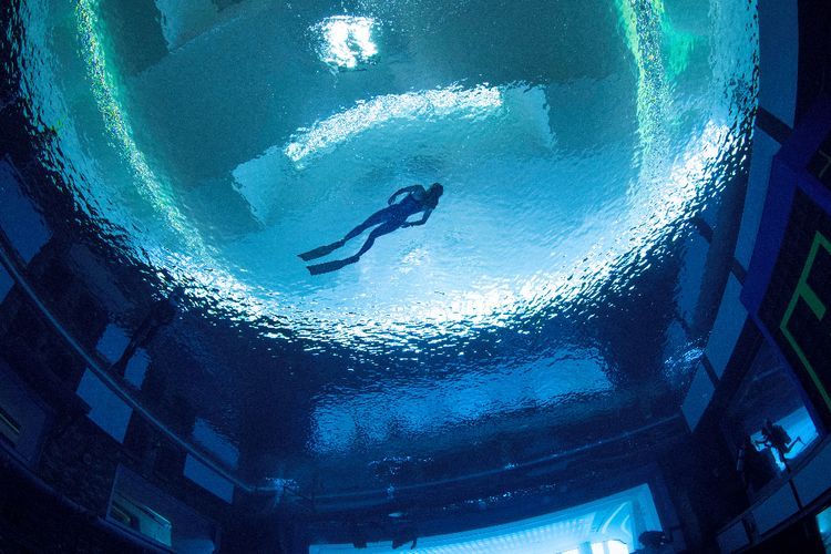 FOTO: Kolam 'Terdalam di Dunia' Dibuka di Deep Dive Dubai