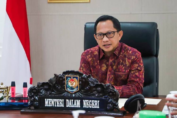 Tito Karnavian Ingatkan Aparat Tidak Emosi saat Lakukan Penertiban PPKM Darurat