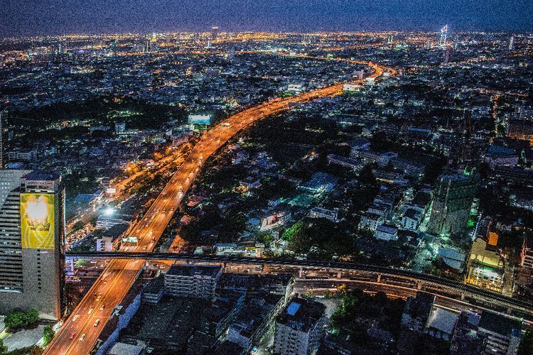 Virus COVID-19 Meningkat Drastis di Bangkok, Pasien  Dipulangkan ke Kampung dengan Kereta