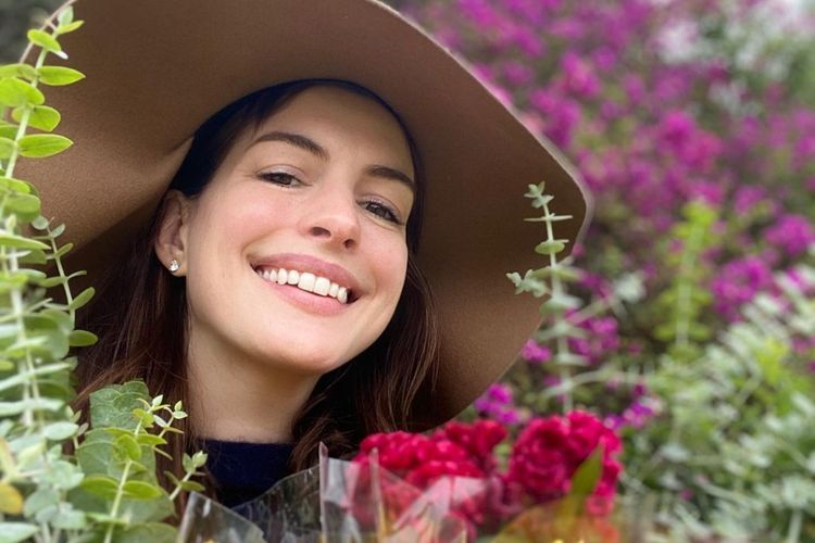 Anne Hathaway Yang Sudah Tua Tapi Tak Terlihat Tua